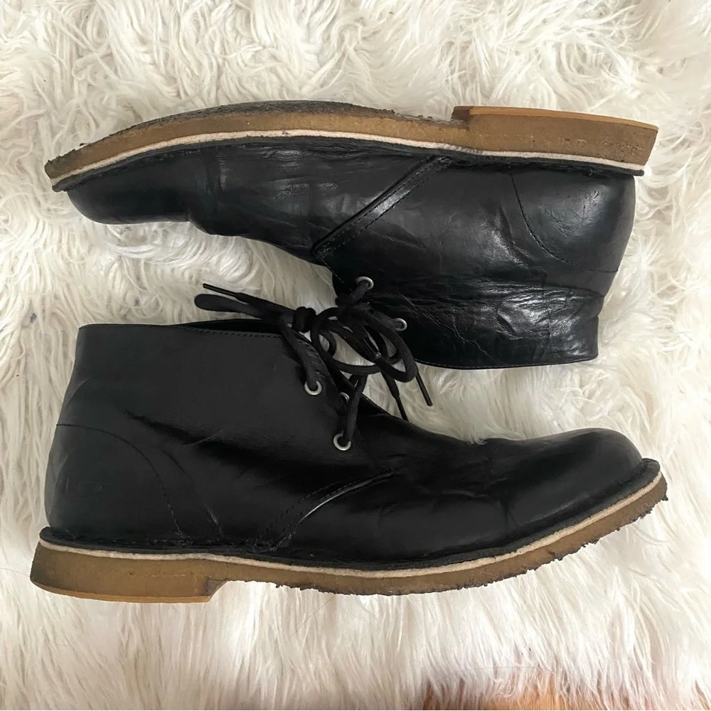 UGG Leighton Black Crepe Leather Lace Up Desert Chukka Boots Size 9